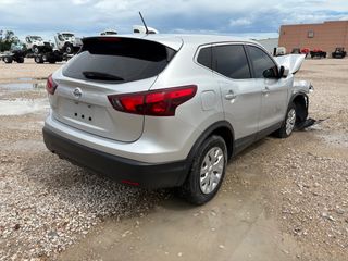 2019 Nissan Rogue Sport S - Exterior Rear Right Corner Image
